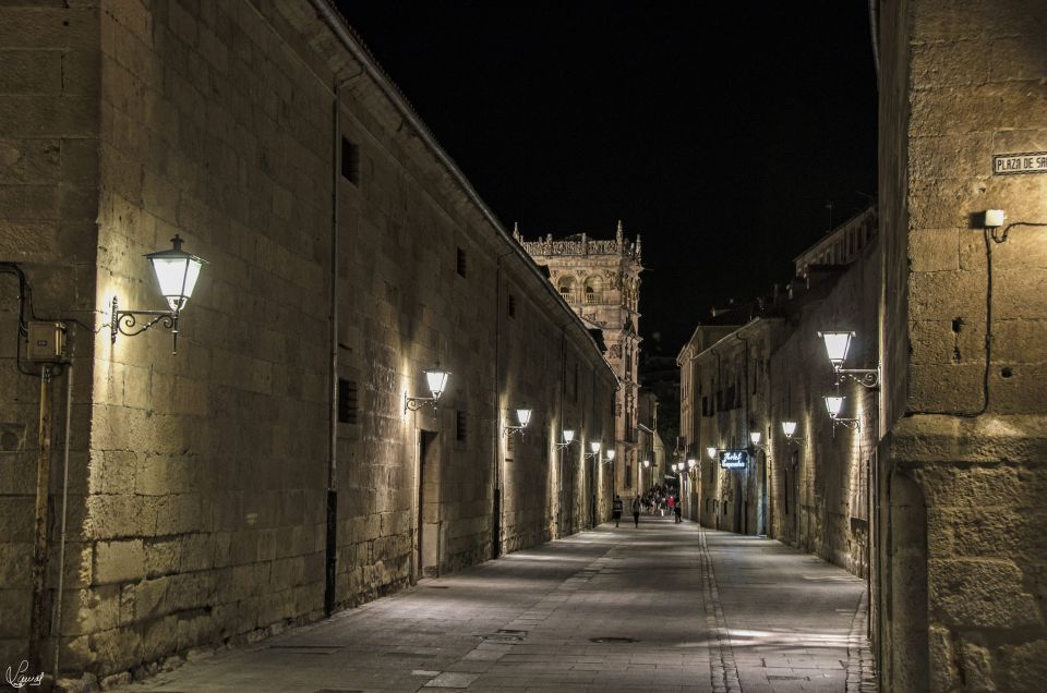 Salamanca: Legends and Stories Private Night Walking Tour - Exploring Legendary Landmarks