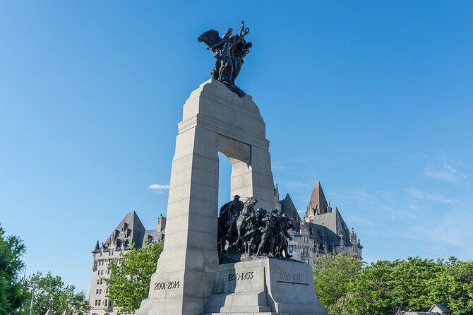 Self Guided Adventure Hunt: Ottawa's Iconic Sights - Navigating the Rideau Canal Waterway