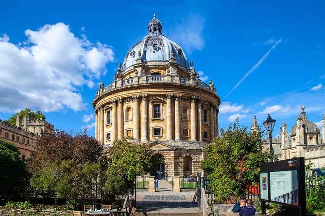 Social Distancing Specialised Oxford University Walking Tour With Student Guides - Meeting and Pickup Details