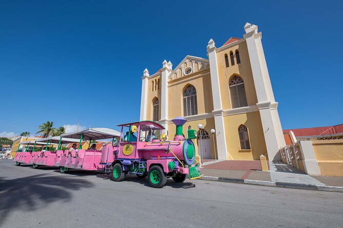 Trolley Train City Centre in Curacao - Discovering Curaçaos Culture and History