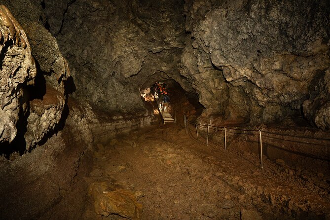 Vatnshellir Cave Tour - Exploring the Cave Interior