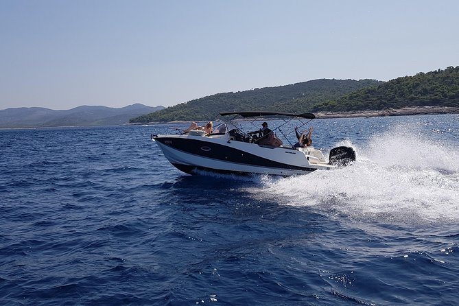 Water Taxi Ride From Split Airport to Hvar - Traveler Experiences and Testimonials