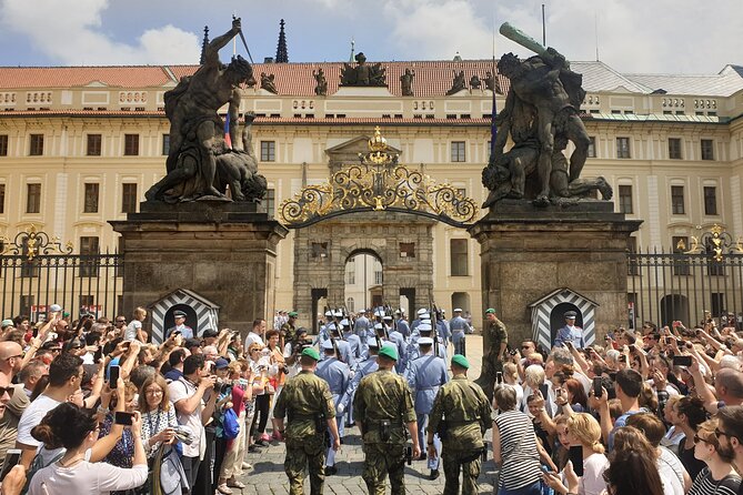 1-Hour Introductory Tour of Prague Castle With Fast-GET Admission Ticket - Exploring Prague Castle