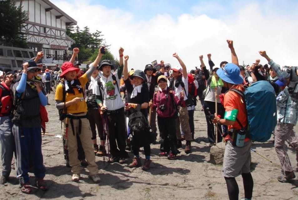 2D1N Climb Mt.Fuji With English-Speaking Guide - Accommodation and Dining