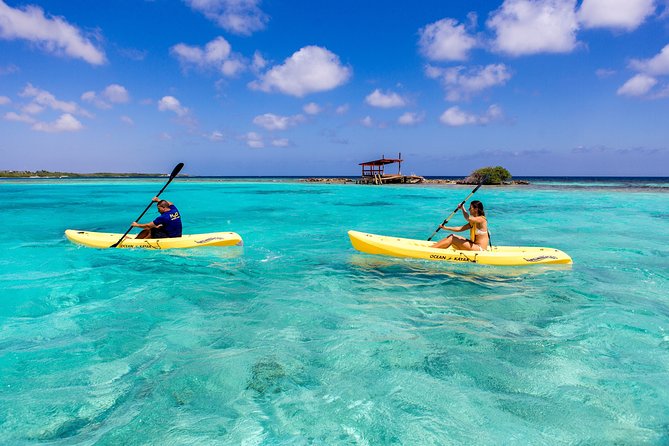 Aruba Lagoon Cruise With Onboard Chef and Signature Cocktails - Onboard Entertainment and Ambiance