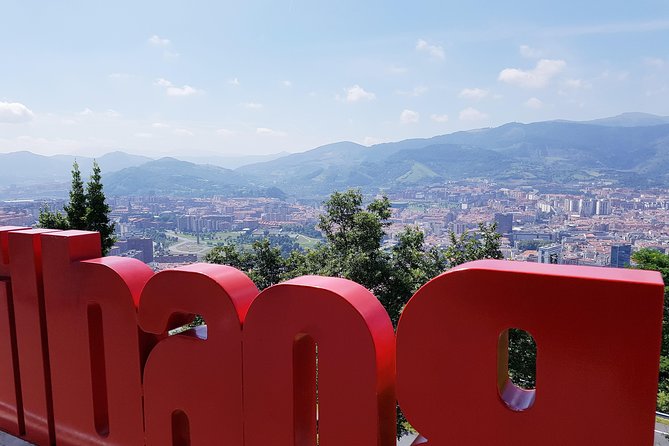 Bilbao Tour + Artxanda Funicular in English - Accessibility and Group Size