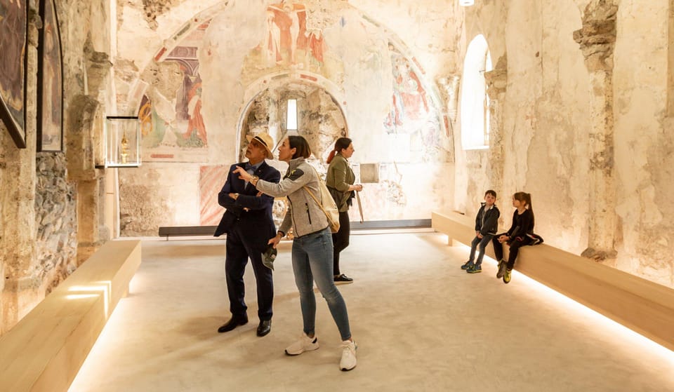 Burg Heinfels: an Exclusive Tour of the Castle at Night - Visitor Center Prosecco Reception