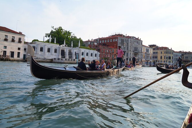 Charming Gondola Ride on the Grand Canal & Gondola Yard Gallery - Customer Health and Safety