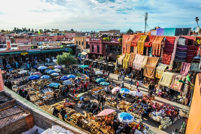 Explore Marrakech Medina: Private Tour Including Bahia Palace Visit - Vibrant Djemaa El-Fna