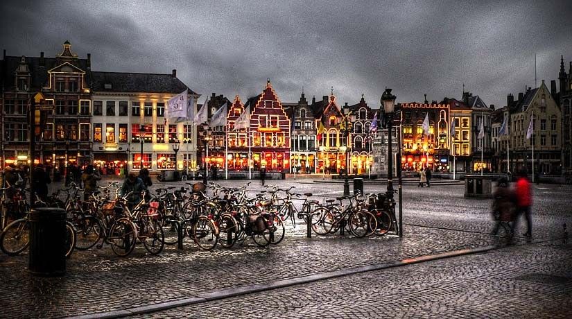 From Brussels: Bruges Day Trip in Spanish + Boat Trip - Departure and Return Times