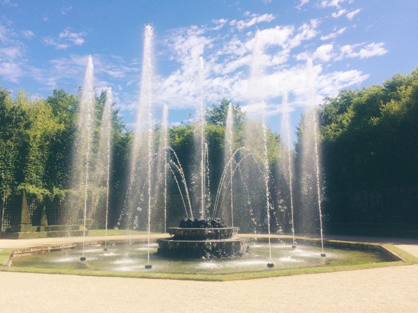 From Paris: Skip-the-Line Palace of Versailles Bike Tour - Picnicking by the Grand Canal