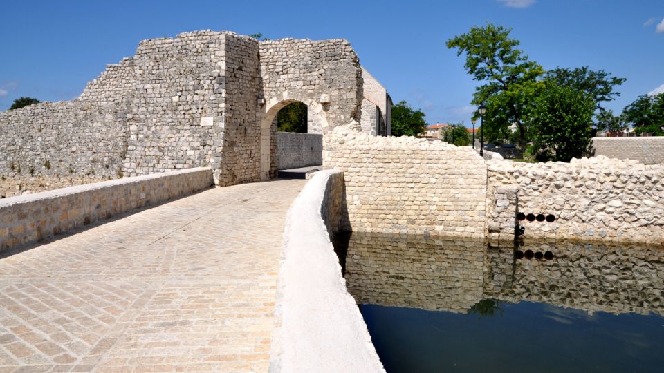 From Zadar: Sightseeing Trip to Historic Nin With Return - Driver Communication and Availability