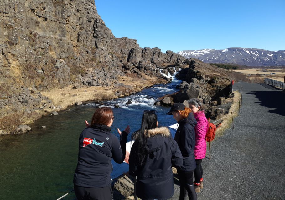 Golden Circle and Kerid Crater Small Group Tour - Visiting Geysir