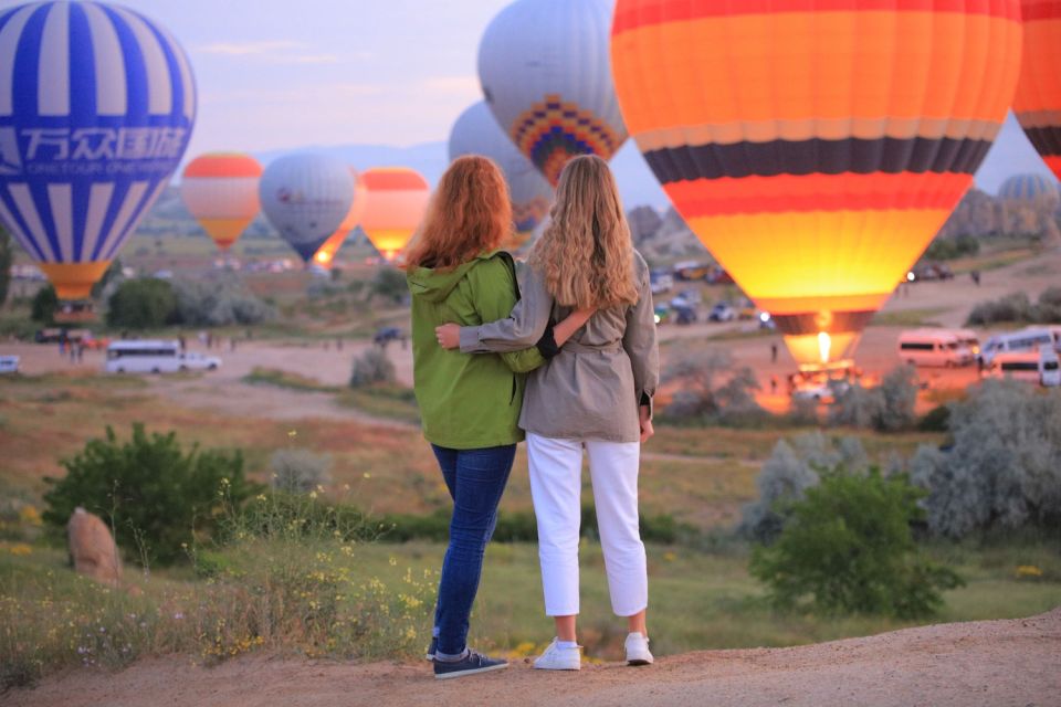 Göreme: Luxury Hot Air Balloon Flight in Göreme Valleys - Champagne Celebration After Flight