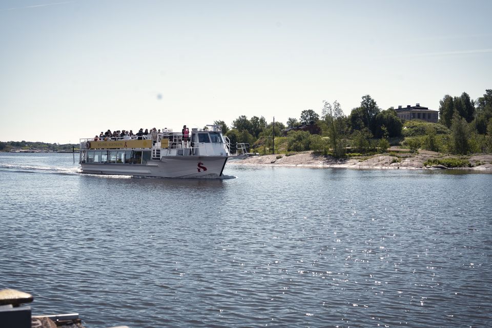 Helsinki: City Highlights 1.5-Hour Archipelago Cruise - Shoreline and Architecture Views