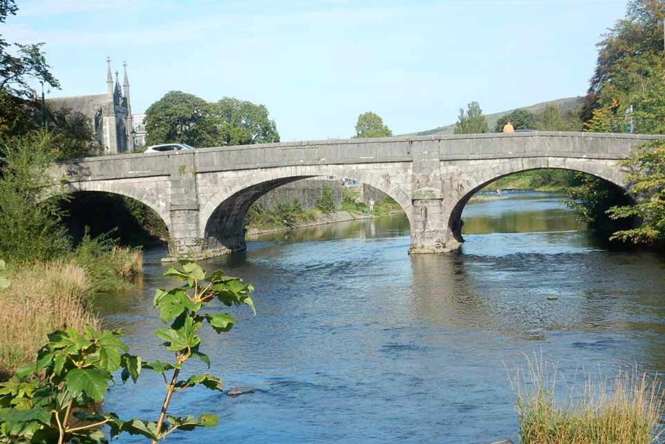 Kendal: Quirky Self-Guided Smartphone Heritage Walks - Kendals Historic Yards