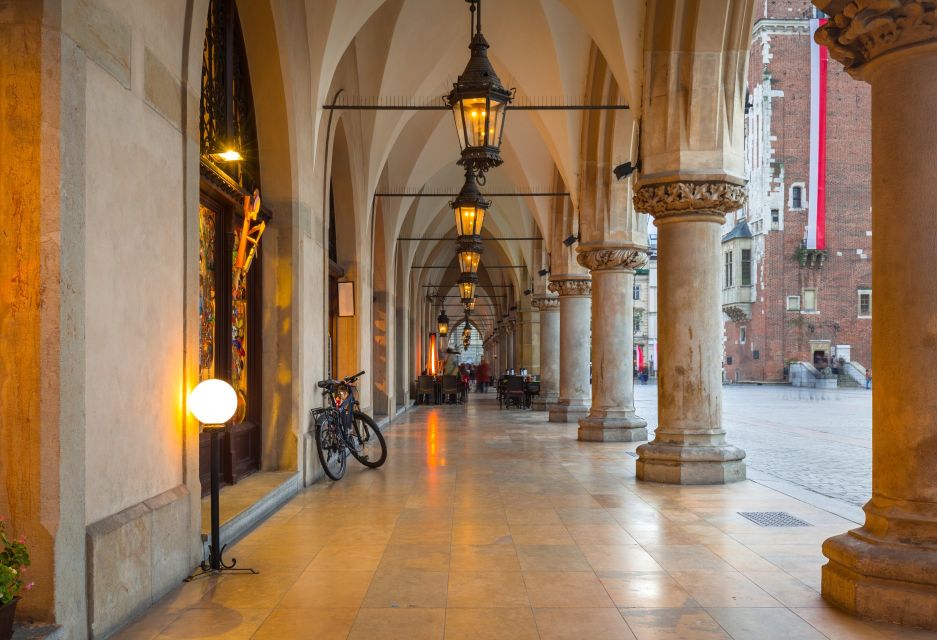 Krakow Old Town and Cloth Hall Private Guided Tour - Attractions Included