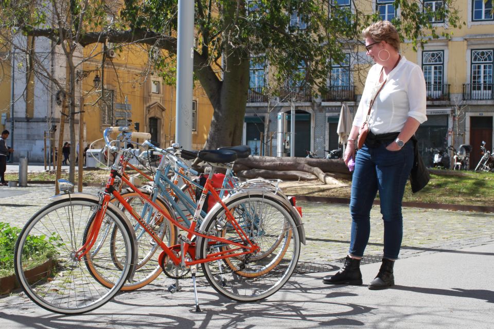 Lisbon: 3-Hour Vintage Bike Tour - Biking Through Lisbon