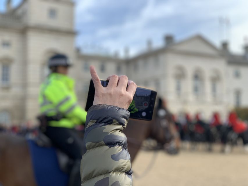 London: Changing of the Guard Private Group or Family Tour - Recommended Attire