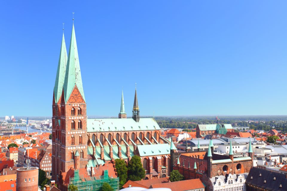 Lübeck: First Discovery Walk and Reading Walking Tour - City History and Significance