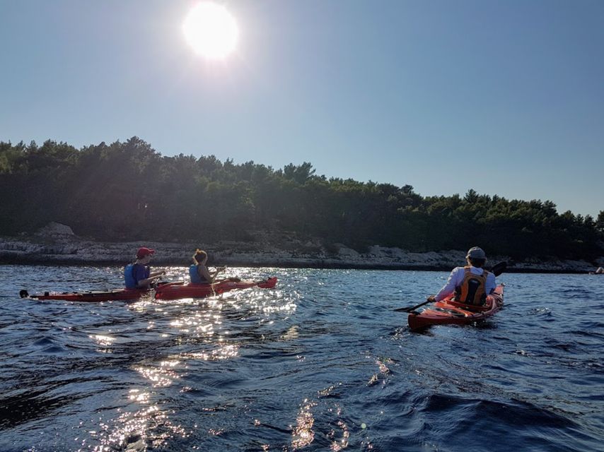 Lumbarda - Sunset Kayak Tour With a Picnic - Wine and Sweets - Sunset and Wine Tasting