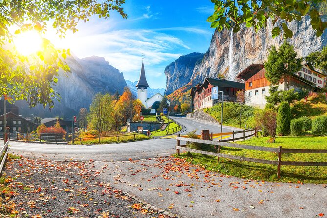 Mountain Majesty: Small Group Tour to Lauterbrunnen and Mürren - Aerial Gondola to Grütschalp Village