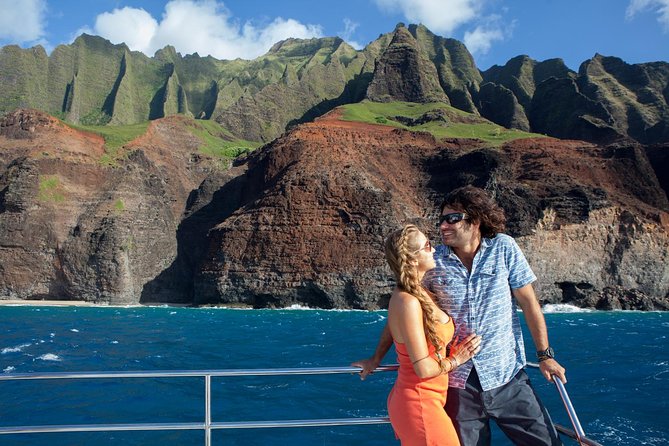 Na Pali Sunset & Sightsee Boat Tour - Meeting Location and Logistics