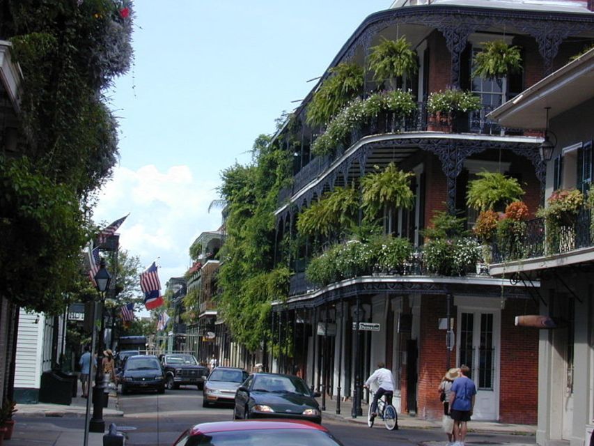 New Orleans: City & Cemetery Tour by Air-Conditioned Minibus - Vibrant French Quarter and Music Scene