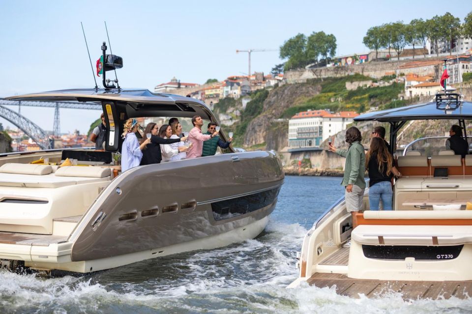 Porto: 2h Private Luxury Yacht in the Douro - Exploring Porto and Gaia Landscapes