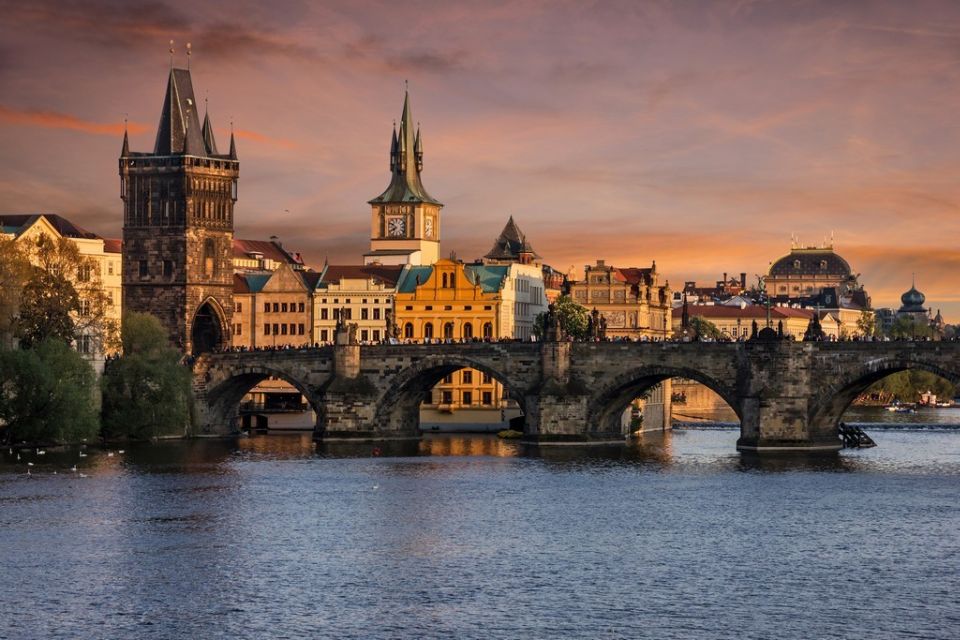 Prague: 2-Hour Dinner Cruise With Transfers - Customer Ratings