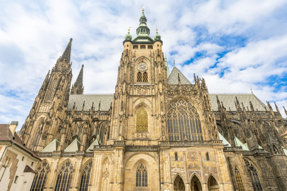 Prague: Castle Tour With Local Guide and Entry Ticket - Important Information