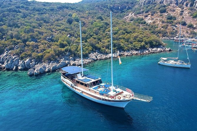 Relaxing Cruise With Lunch in Marmaris - Traveler Capacity