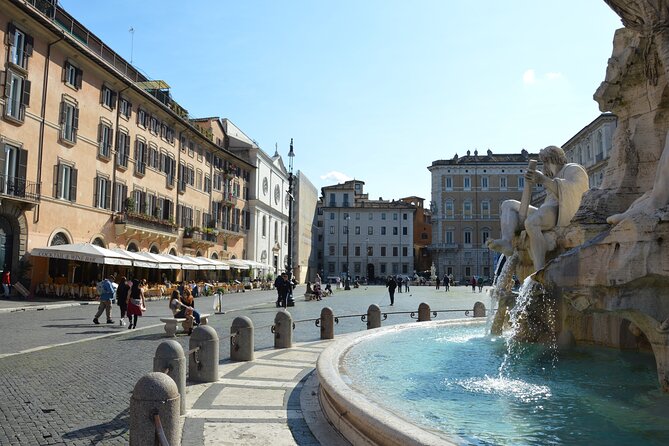 Rome Private Walking Tour: Spanish Steps, Pantheon, Trevi, Navona - Visiting the Pantheon