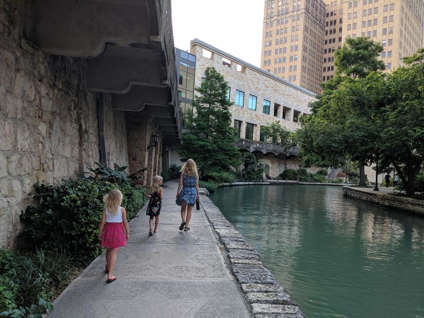 San Antonio Scavenger Hunt Walking Tour and Game - Discovering Villita Arts Village