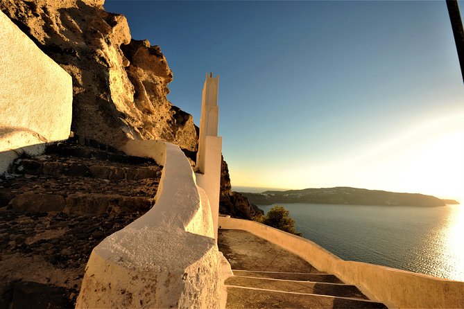 Santorini Wine Tour With 10 Wine Tastings and Oia Sunset - Inclusions and Amenities