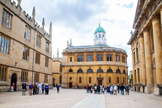 Social Distancing Specialised Oxford University Walking Tour With Student Guides - Accessibility Information