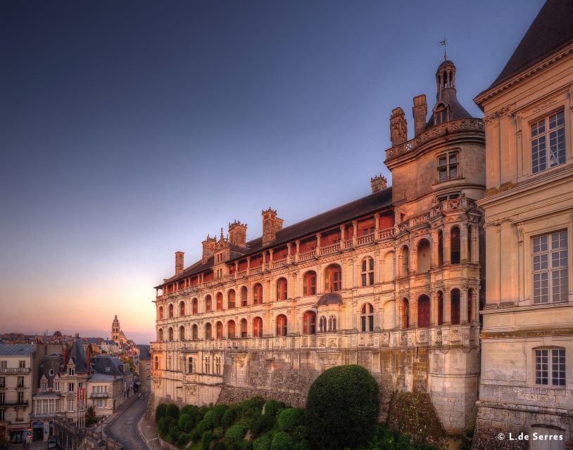 Tours/Amboise: Private Day Trip Chambord, Blois & Cheverny - Touring Château De Cheverny