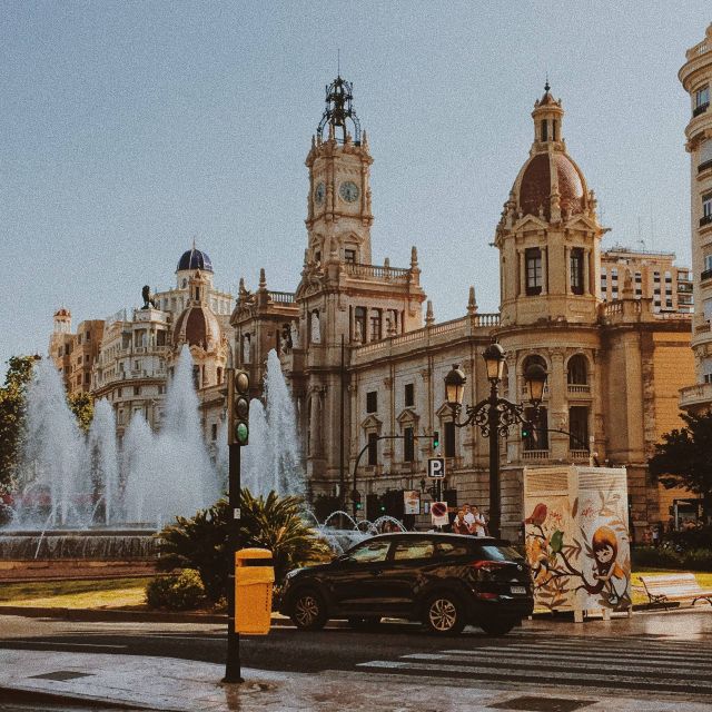 Valencia: Private and Guided City Walking Tour - Meeting Point and Duration