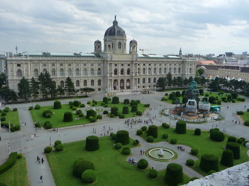 Vienna on Foot: Discover the Top 10 Sights - Stroll Through Graben