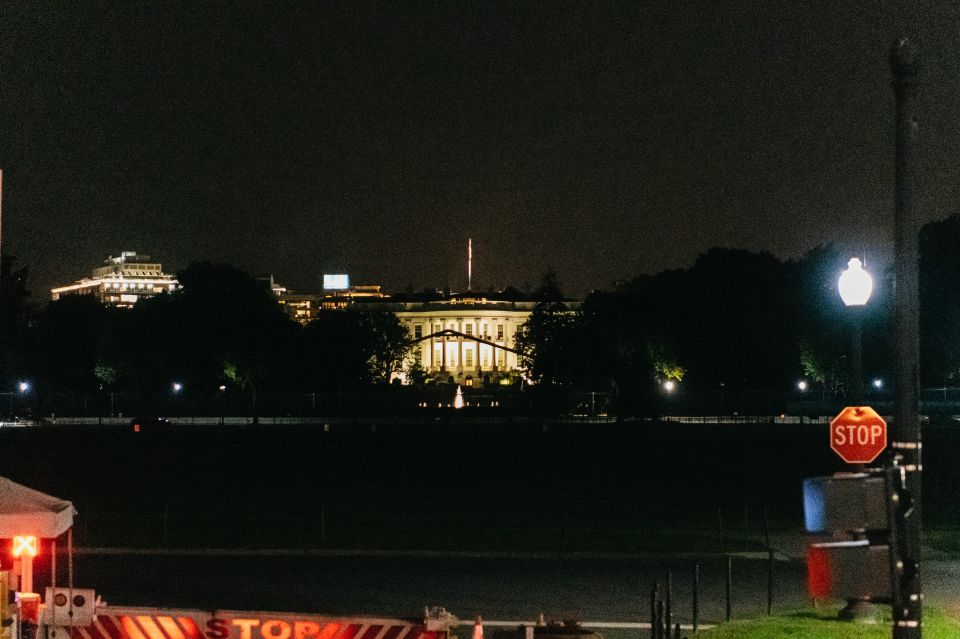 Washington DC: Monuments by Moonlight Nighttime Trolley Tour - Meeting Points and Restrictions