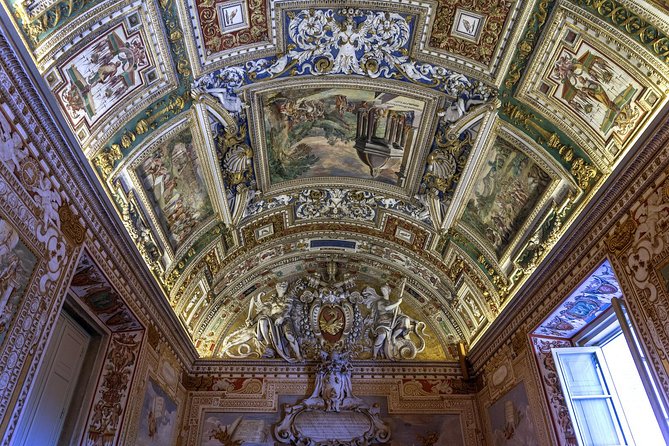 Wheelchair Accessible Vatican Museums & Sistine Chapel PrivateTour - Dress Code and Group Size