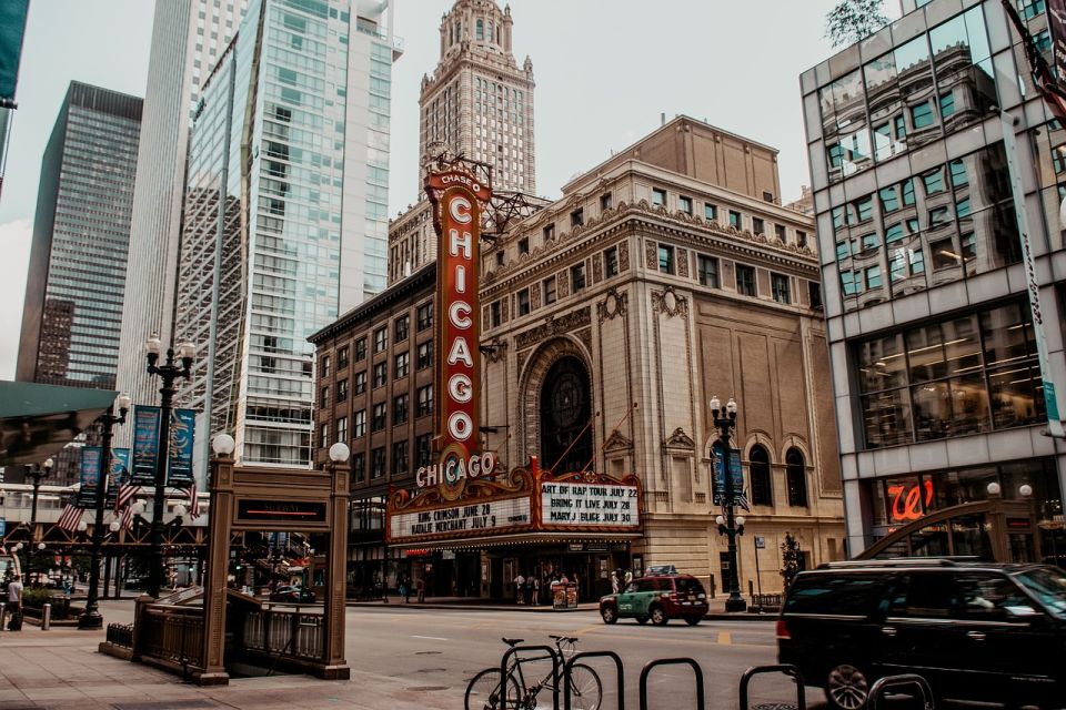 Wind City Wanderlust: A Chicago Family Odyssey - Tailored for Family Participants