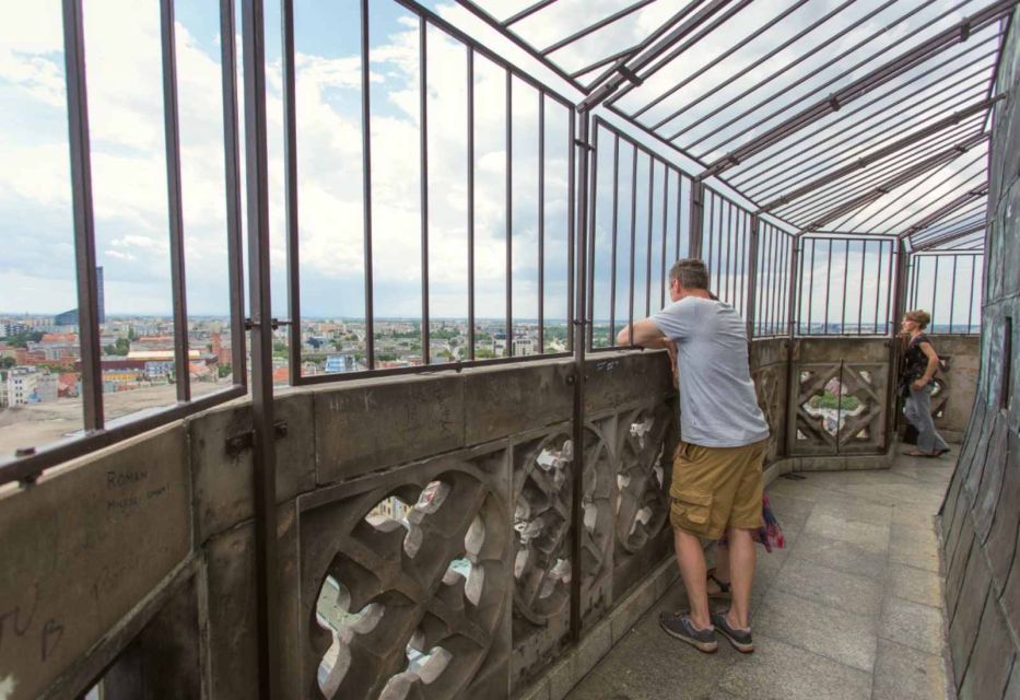 Wroclaw: Panoramic City Walk With View From 3 Towers - Language Options and Cancellation