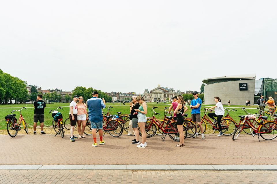 Amsterdam: Guided Bike Tour of Central Amsterdam - Tour Duration and Group Size