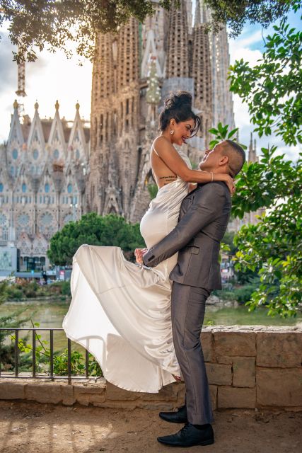 Barcelona: Romantic Photoshoot for Couples - Frequently Asked Questions