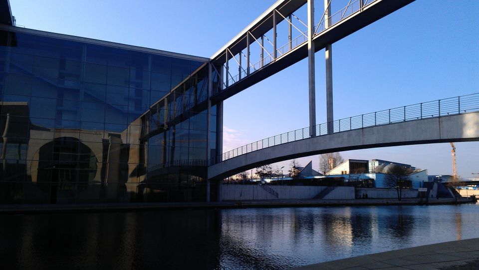 Berlin: Government District Around the Reichstag Guided Tour - Private or Small Group Options