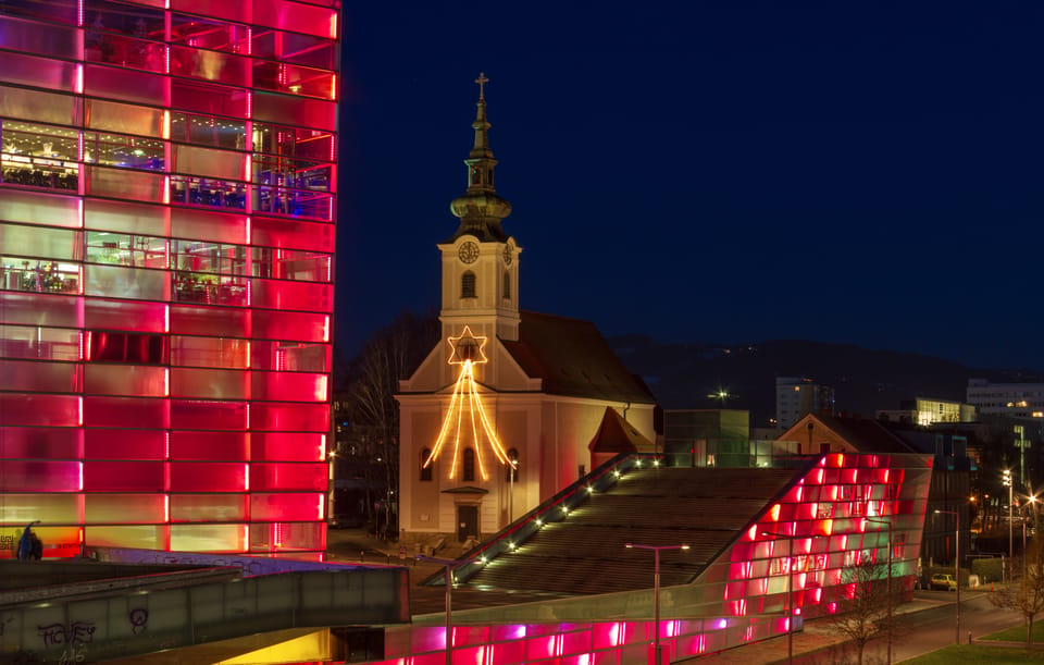 Christmas Tales of Linz – Private Walking Tour - Christkindlmarkt Pfarrplatz