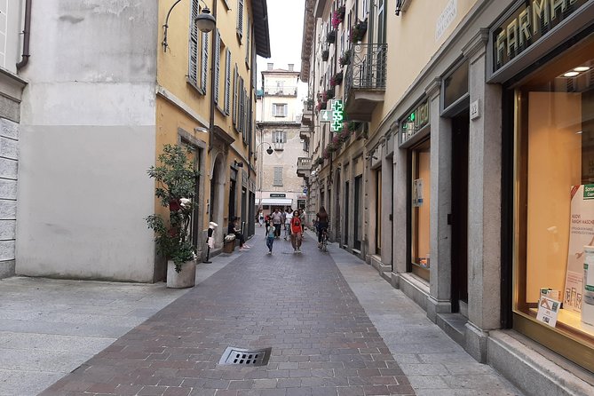 Como City and Its History Exclusive Walking Tour (1 H From Milan) - Local Dining and Shopping