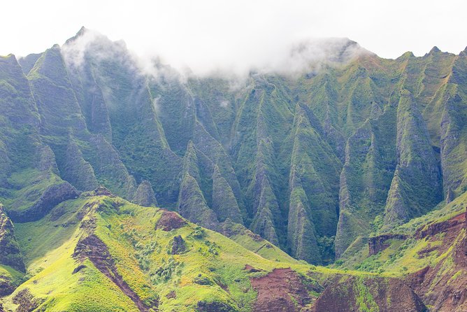 Deluxe Na Pali Morning Snorkel Tour on the Lucky Lady - Onboard Amenities and Refreshments