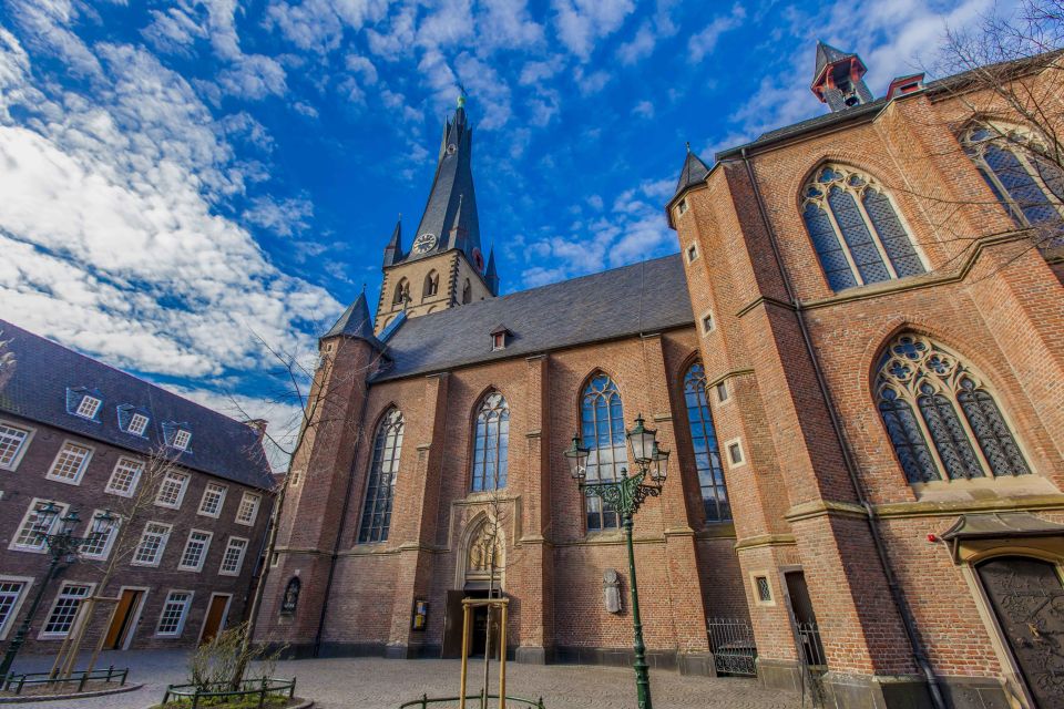 Düsseldorf: Classic City Segway Tour - Exploring Dusseldorfs Old Town